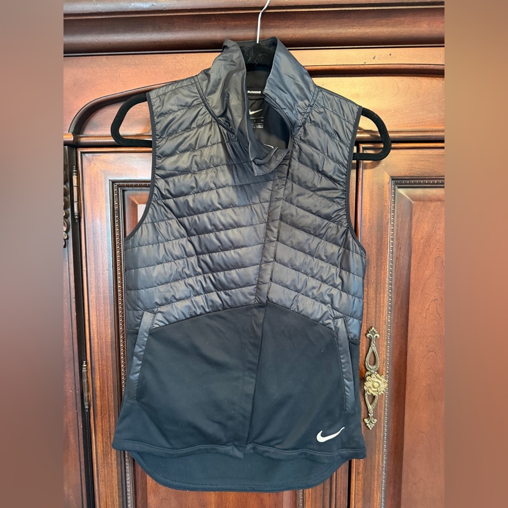 Nike Women's Quilted Black Vest